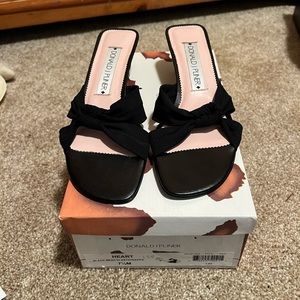 Donald Pliner mesh elastic heels